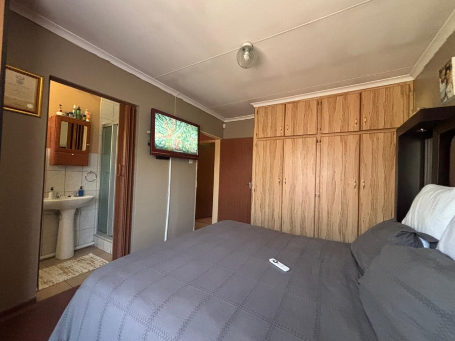 3 Bedroom Property for Sale in Vista Park Free State